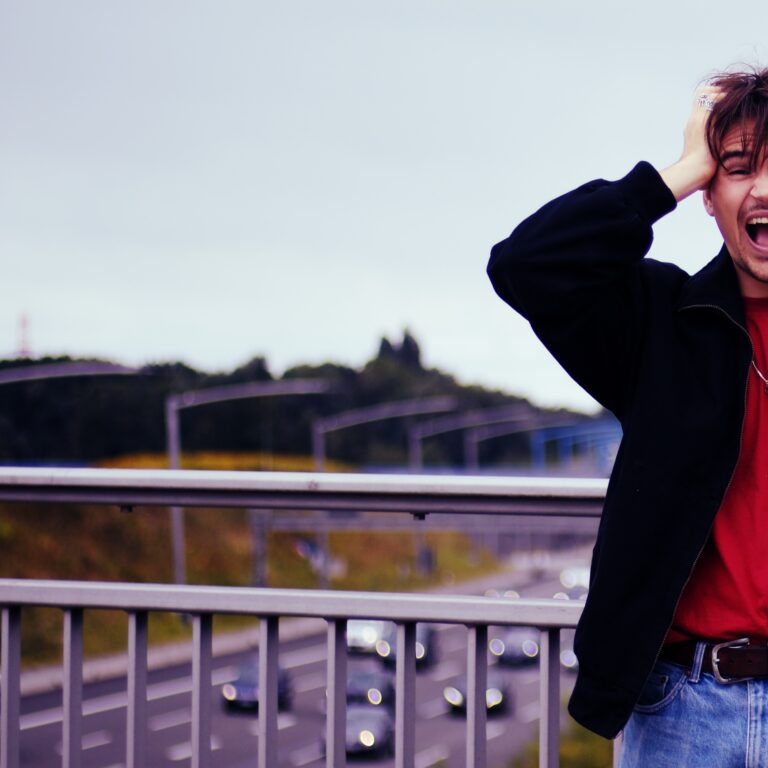 Zukrassverliebt on ‘Sensory Overload,’ Digital Distractions, and Finding Balance in a Connected World